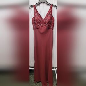 Elegant Burgundy Satin Formal Dress